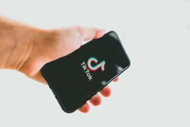 Trump resuscita TikTok: online per la gioia dei giovani